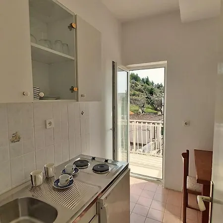 Apartment Mandalinic *