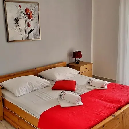 Mandalinic Apartment