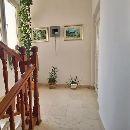 Apartment Mandalinic Omis