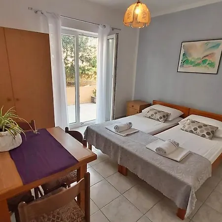 Mandalinic Apartment *