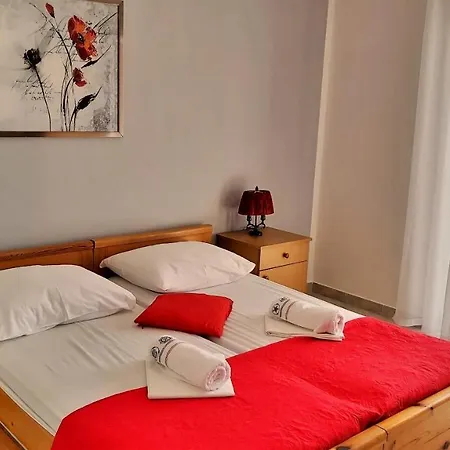 Mandalinic Apartment