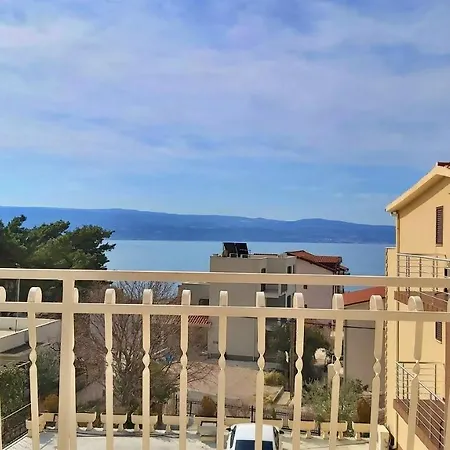 Mandalinic Apartment